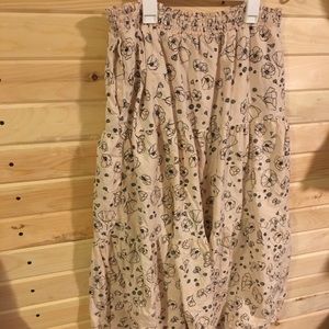 Universal Thread skirt with pockets